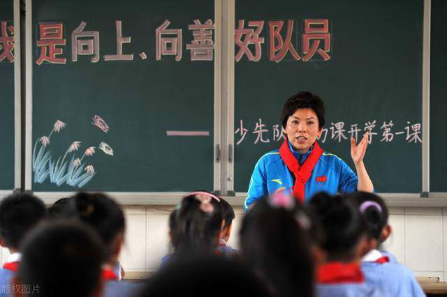 在鄂温克语中 《沉默的雪》挑战拍摄极限 揭秘鄂温克族神秘面纱 2019-01-07 由风剑导演，任宇、陈绿、李易泽、王笙、马成龙等领衔主演的犯罪剧情片《沉默的雪》将于1月8日全国公映。